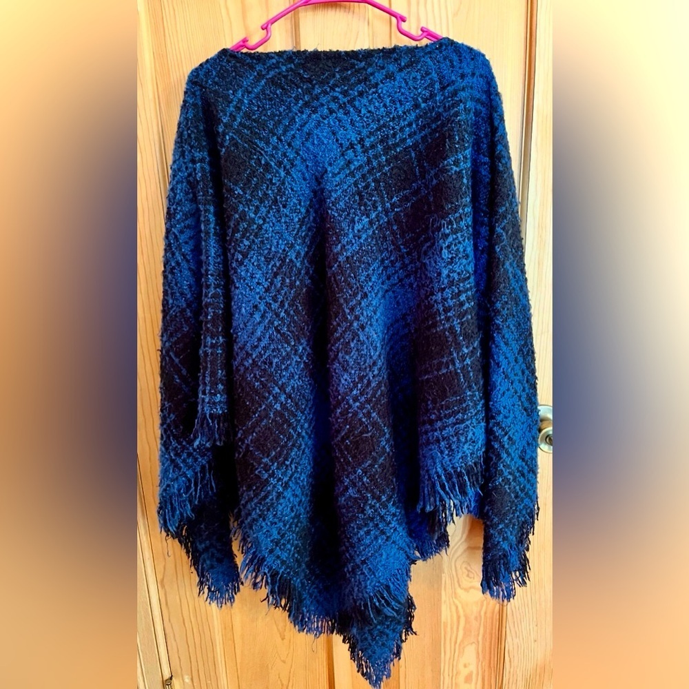 Chaps Blue Black Plaid Fuzzy Knit Fringed Poncho Sweater Blanket Cape OSFM Chic